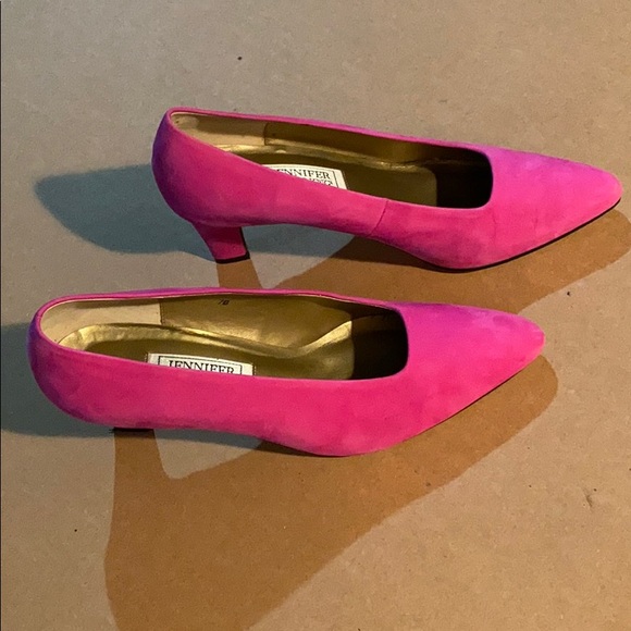 Hot pink suede pumps - Picture 4 of 5